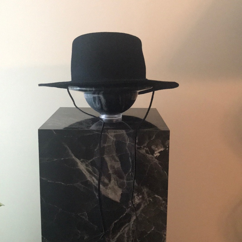 CLYDE black wool gaucho short brim hat